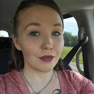 Meet your Posher, Stacy